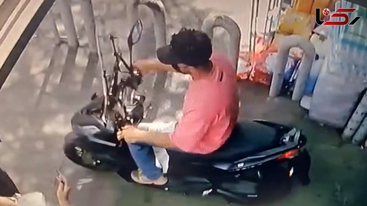 فیلم لحظه سرقت 3 ثانیه گردنبند زن میانسال در خیابان مولوی تهران + گفتگو