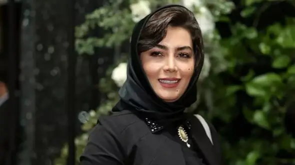 فیلم / استایل جذاب هدیه بازوند در اکران آرزوهای چپکی .../ بازگشت زیبای خانم بازیگر روی صحنه ...