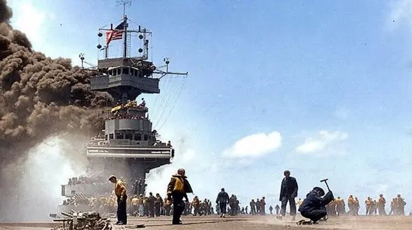 فیلم عملیات غرق کردن ناو هواپیمابر آمریکا / قبل از آبراهام لینکلن این ناو نماد قدرت امریکا بود