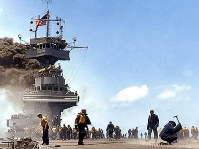 فیلم عملیات غرق کردن ناو هواپیمابر آمریکا / قبل از آبراهام لینکلن این ناو نماد قدرت امریکا بود