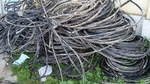 بازداشت دزدان کابل های برق در ر اهر