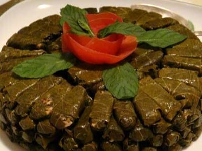 فیلم / طرز تهیه دلمه برگ مو تبریز مخصوص چهارشنبه سوری با عطر و طعم بی‌ نظیر