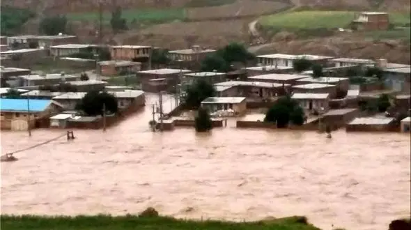 روستای "تنگ محمدحاجی" بروجرد تخلیه شد