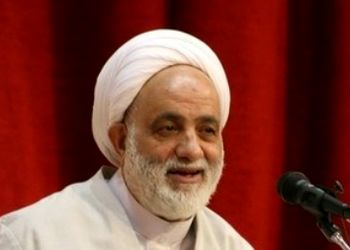 خاطره با حال حاج آقای قرائتی از آخوندی که عمامه‌شو انداخت تو آب تا ...