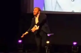 آواز شاد؛ استاد دانشگاه سوئدی تو کلاس آهنگ فارسی گذاشت پایکوبی کرد دانشجوها جیغ میزنن