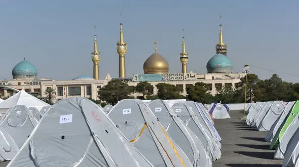 آستان مقدس امام خمینی(س) در کنار زائران مراسم بدرقه و تشییع امام قائد شهید