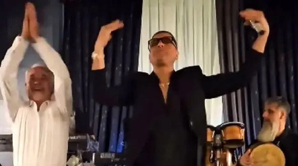 فیلم آواز پسر آغاسی معروف  و صادق بوقی دررشت ! /  دست تو دست دختران اهوازی خوند !