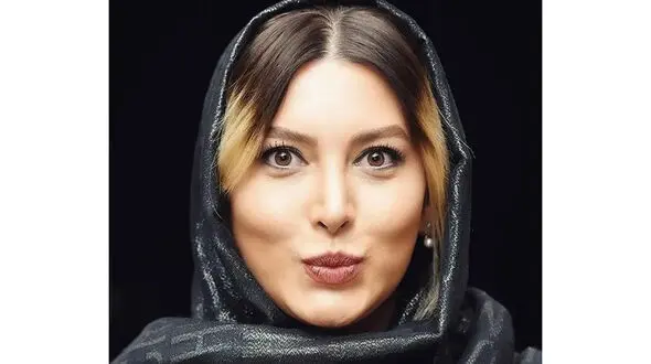 کج بودن دماغ فریبا نادری در این عکس از نمای نزدیک ! / خانم بازیگر جراحی لازم شد !