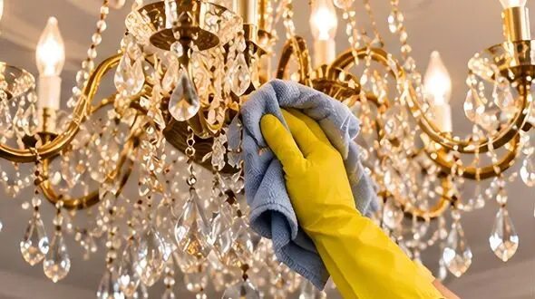 بهترین روش تمیز کردن لوسترهای شیشه‌ ای و کریستالی