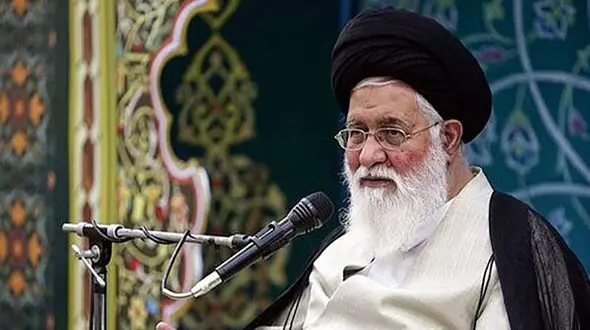 علم الهدی: در ورزشگاه های فوتبال مکان هایی مخصوص حضور زنان ایجاد شود