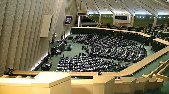حداقل حقوق کارمندان دولت ۱۳ میلیون تومان شد
