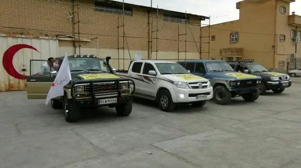  آفرود سواران به کمک مردم سیل زده بخش ماژین آمدند