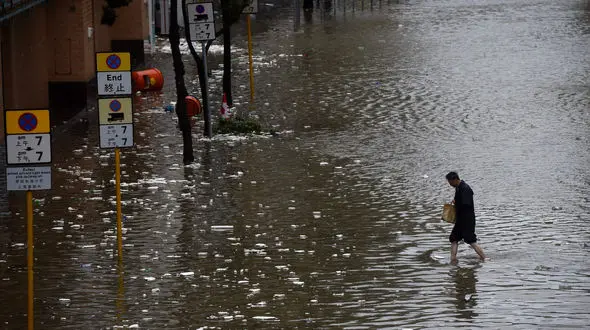 تصاویر وحشتناک از طوفان سهمگین هنگ کنگ