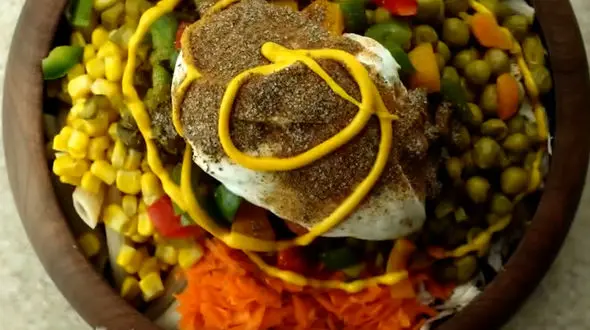 طرز تهیه سالاد ماکارونی فیتنسی بدون مایونز / فیلم