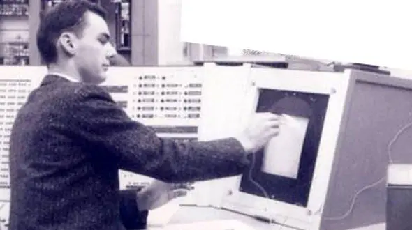 پدر اینترنت نوین در سن ۸۱ سالگی درگذشت+ عکس