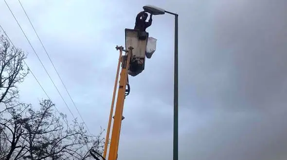 700چراغ کم مصرف در پارک جنگلی سرخه حصار نصب شد 