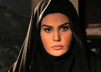 جدید ترین عکس از چهره متفاوت رز رضوی با موهای بلوند و روسری توری / خانم بازیگر جذاب ظاهر شد !