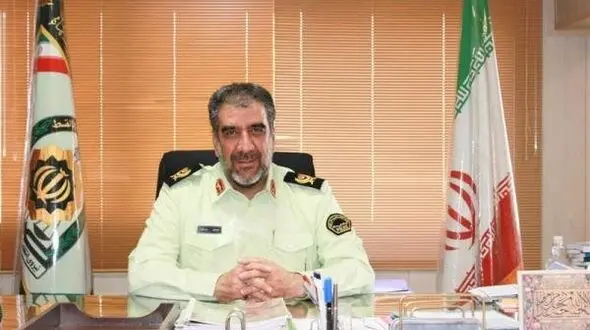 مردم مراقب باشند ؛ هر شخصی که اسلحه و یا بی سیم داشت نشان از پلیس بودن او نیست