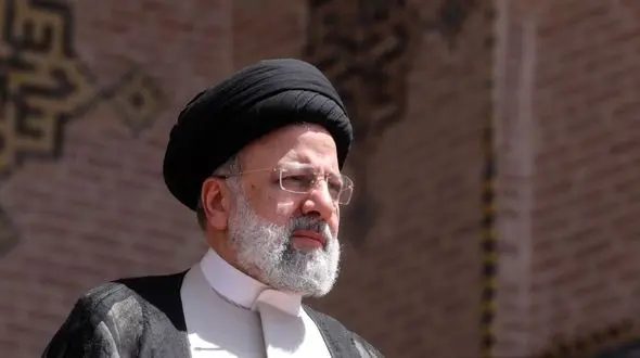 آیت الله رئیسی نشان داد مسئولان می‌توانند در بین مردم حضور پیدا کنند و محبوب شوند