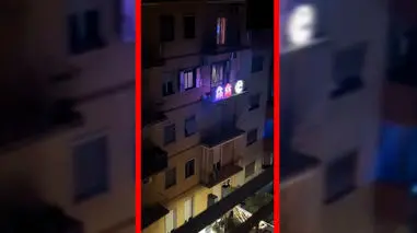 فیلم روشنایی خاص بالکن با چراغ‌ مدل نقطه خور