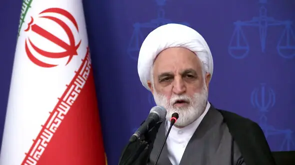 باید در برابر کوچک‌ترین فساد با قاطعیت تدبیر کرد/ کوچکترین لغزش در دستگاه قضایی به چشم مردم می‌آید