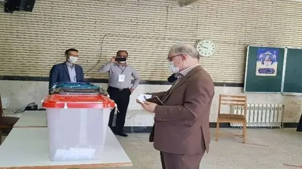 سعید نمکی در انتخابات 1400 شرکت کرد / او در دبیرستان فرزانگان رای داد