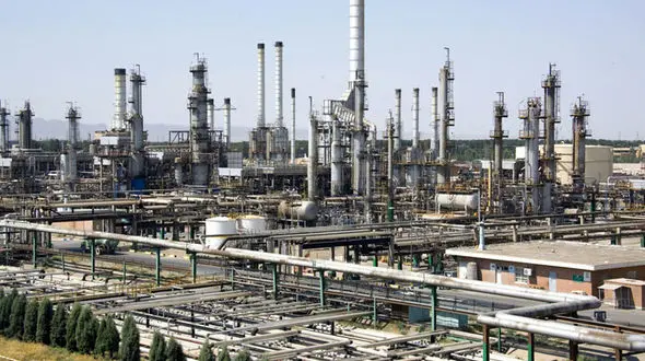 اخراج 700 نفر از کارکنان پالایشگاه تهران تکذیب شد / 35 نفر روزمزد تعدیل شدند