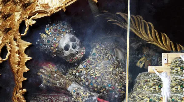 عجیب ترین اسکلت زیباترین زنان را ببینید+تصاویر