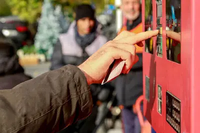 روایت کف خیابان از گرانی بنزین /  بنزین گران شد، سفره مردم کوچک تر! + فیلم