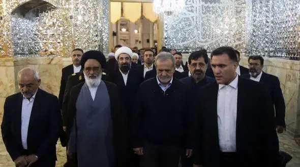 پزشکیان برای شرکت در اجلاس خبرگان رهبری وارد قم شد