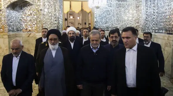 پزشکیان برای شرکت در اجلاس خبرگان رهبری وارد قم شد