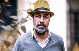 فیلم خواندن قرآن توسط رضا عطاران به سبک عبدالباسط / خیلی بدون اشتباه میخونه ! ...