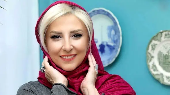 عکس ها / نگاهی به دکوراسیون فوق العاده چشم نواز خانه مرجانه گلچین /  از تابلو نقاشی زنده تا فرش اصیل ایرانی و کنسول سلطنتی