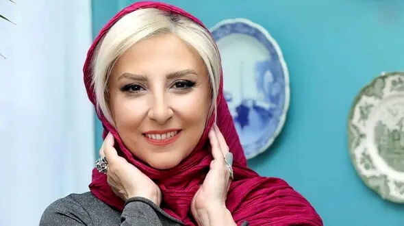 عکس ها / نگاهی به دکوراسیون فوق العاده چشم نواز خانه مرجانه گلچین /  از تابلو نقاشی زنده تا فرش اصیل ایرانی و کنسول سلطنتی
