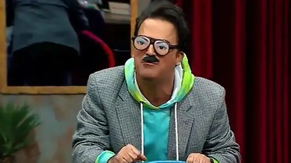 فیلم/ سکانسی خنده‌دار از معلم شدن حامد آهنگی در برنامۀ جوکر
