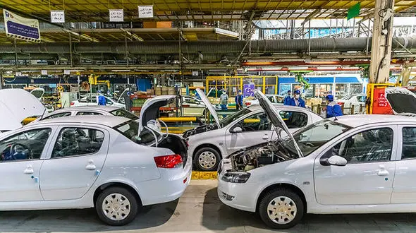 ایران خودرو متقاضیان را سرگردان کرد تا بازار بورس را داغ کند