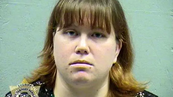 دستگیری خانم معلم که کودکی را کتک زد + عکس