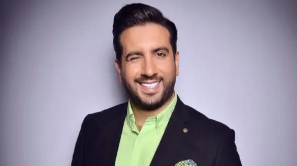 امید حاجیلی : سال ها پیش نامزدی ناموفقی داشتم / تجربه بدی برام شد /  اهل ازدواج نیستم / ربابه رو ولی میگیرم