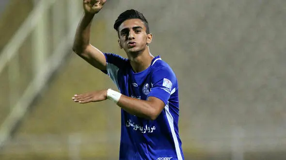 مهاجم استقلال خوزستان شریک روزبه چشمی شد