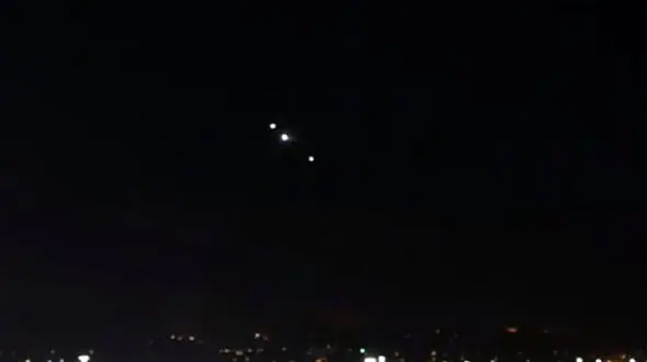 رویت اشیاء درخشان عجیب در آسمان لاس وگاس + فیلم