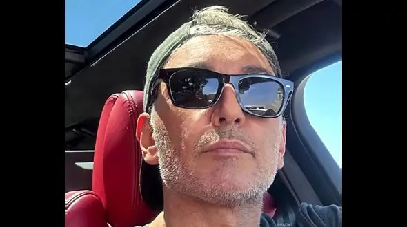 فیلم جنجالی از خوانندگی شادمهر عقیلی در کف تهران / باور نمی کنید !