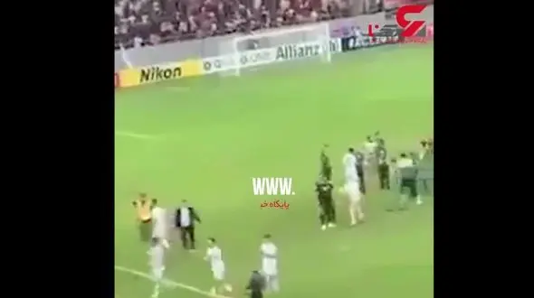 لحظه کتک خوردن فوتبالیست های ایرانی در کربلا+فیلم