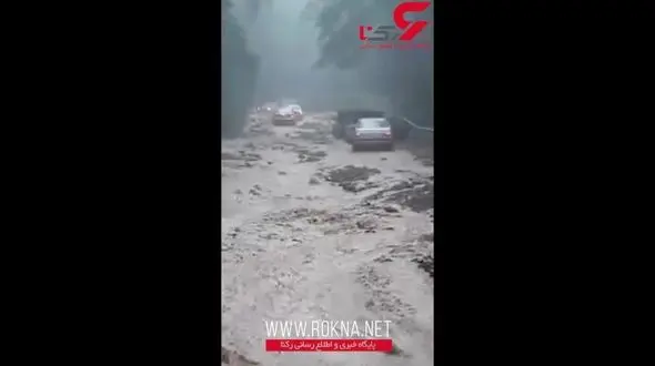 گرفتار شدن خودروها در جاده سیلزده اسالم - خلخال + فیلم
