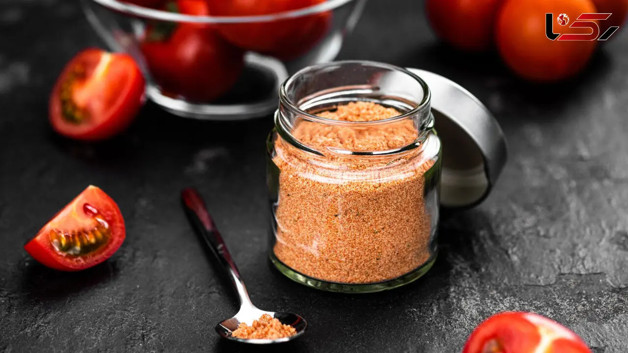 طرز تهیه پودر گوجه‌ فرنگی خانگی؛ چاشنی خوشرنگی که جای رب را می‌ گیرد