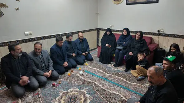 دلجویی هیأت اعزامی شهردار تهران از خانواده‌های پاکبانان جان‌باخته در یک تصادف / مدیرعامل سازمان پسماند: در کنار خانواده‌های داغدار هستیم و از آنان حمایت خواهیم کرد