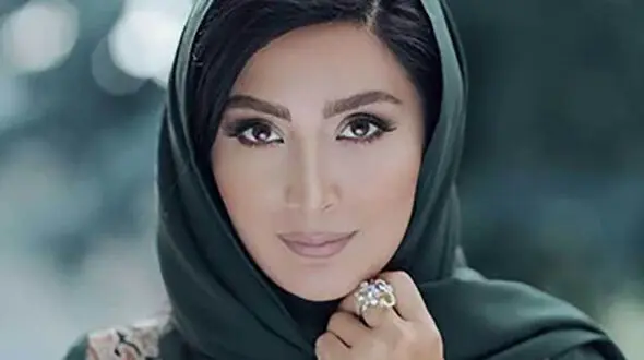 «مریم معصومی» با چادر رنگی در حرم امام رضا(ع) + عکس 