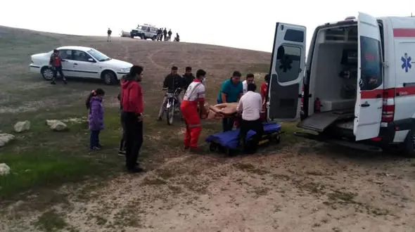 پیچ خوردن پای زن جوان او را به دره انداخت / عکس از بوشهر