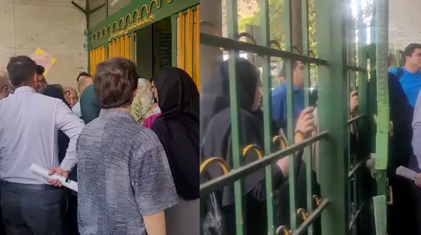 تجمع اعتراضی والدین دانش آموزان پایه دوازدهم نسبت به عدم تصحیح درست اوراق امتحان نهایی + فیلم