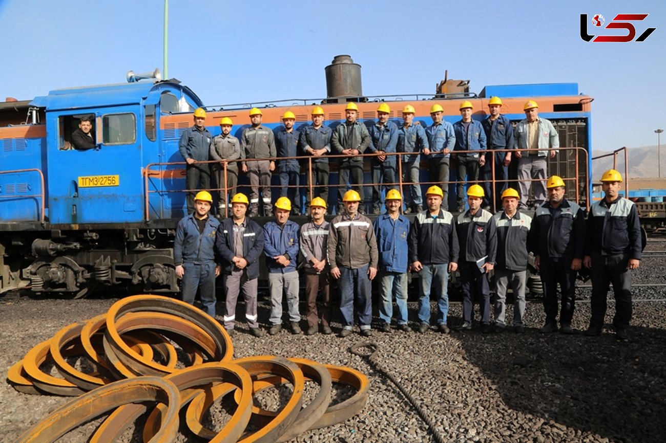 بازسازی لکوموتیو شرکت ذوب آهن توسط تلاشگران مدیریت راه آهن و ترابری