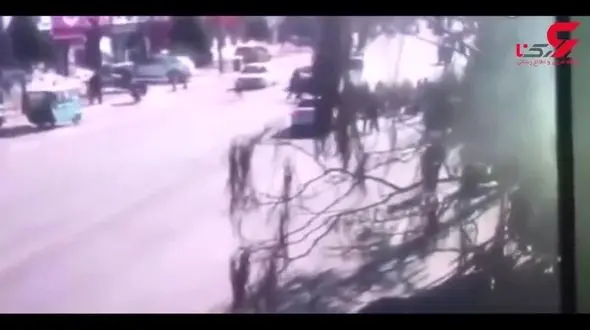 دانش آموزان دبستانی زیر ماشین لت و پار شدند!+فیلم
